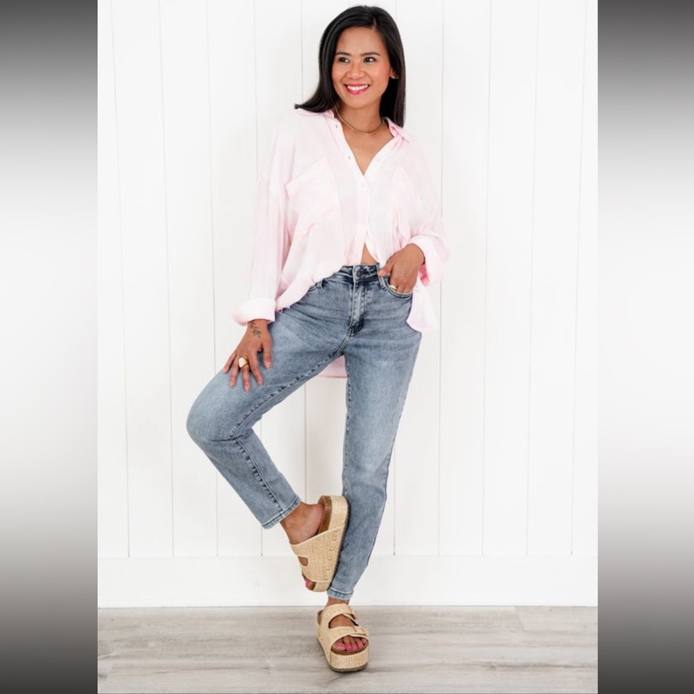 Judy Blue Ocean Avenue high rise medium wash distressed jeans